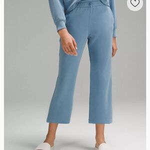 Lululemon Athletica Blue Cropped Pants